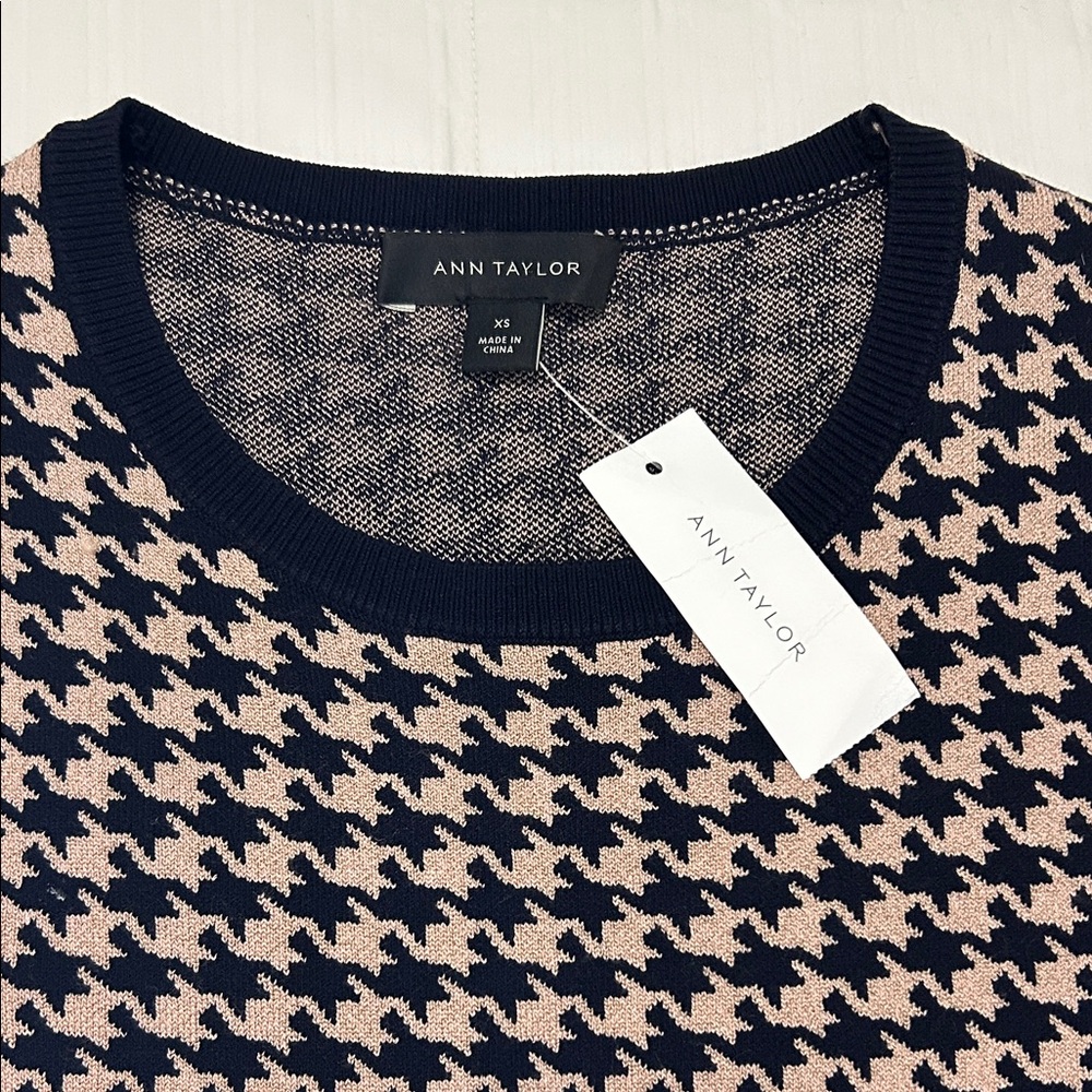 Ann Taylor Black and Beige Houndstooth Knit Fit and Flare Dress Size XS - Picture 5 of 10